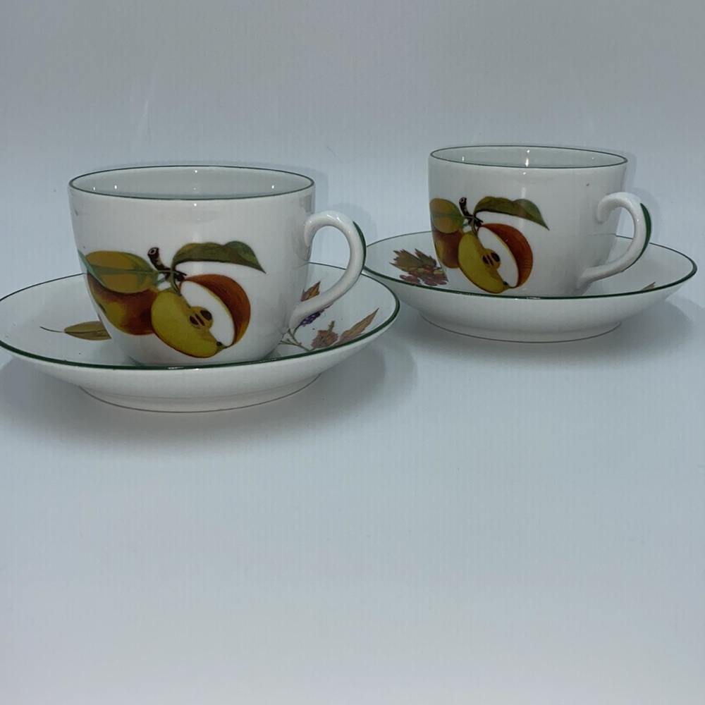 Vintage Royal Worcester “Evesham Vale” 1986 cups and saucers